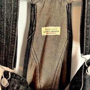 Levis short overalls